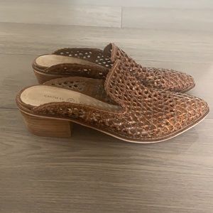 Chinese Laundry ‘Mayflower woven mules’ size 9/40